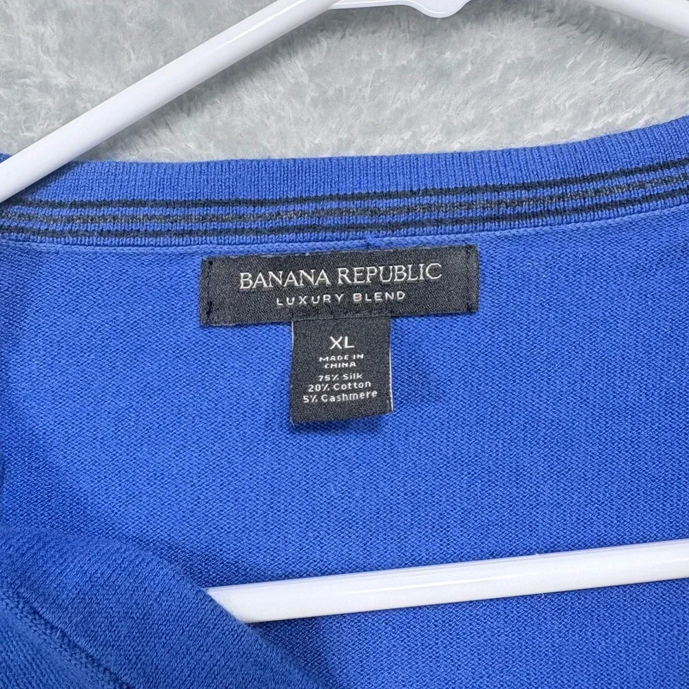 Banana Republic V-Neck Sweater Mens XL Blue Luxury Blend Silk Cotton Cashmere